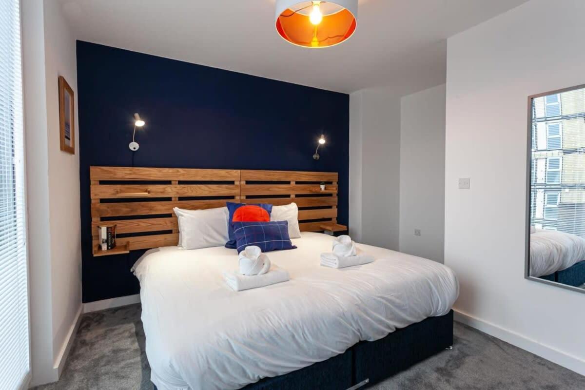 Stunning 2 Bed Flat 5min to Old Trafford Stadium Manchester Exterior foto